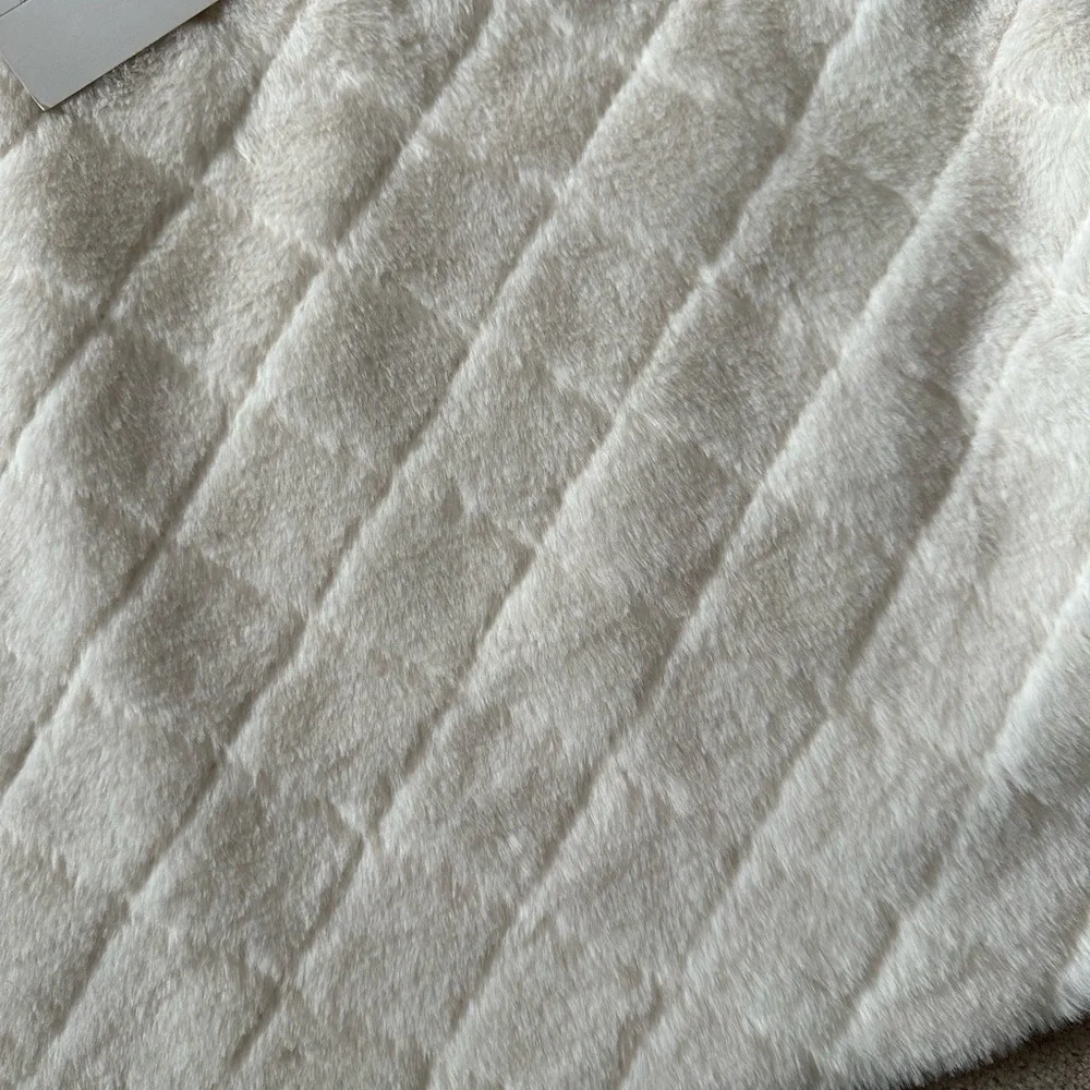 Faux fur Zara sweater! - Picture 4 of 5